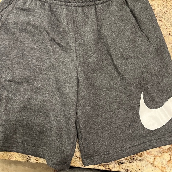 Nike Mens Charcoal shorts with White Logo - Picture 2 of 5